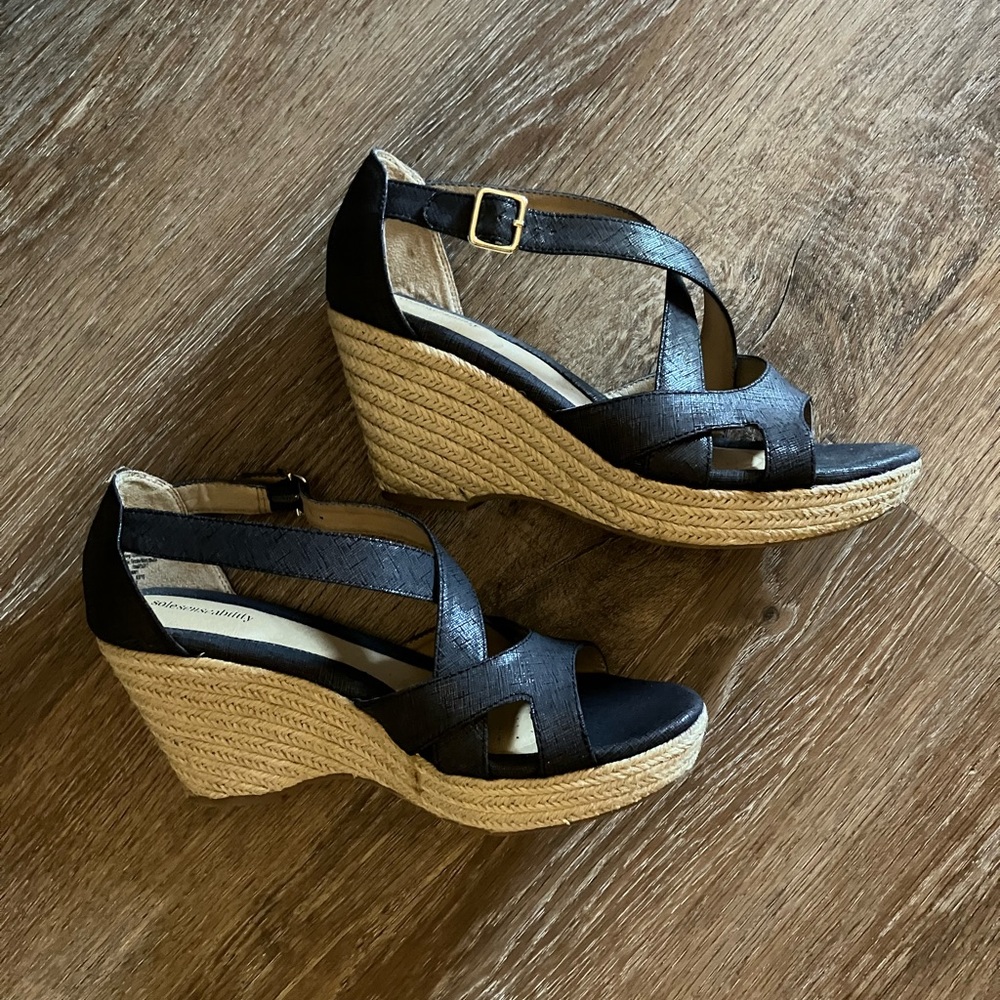 Sole Sensibility Navy Wedge Size 9